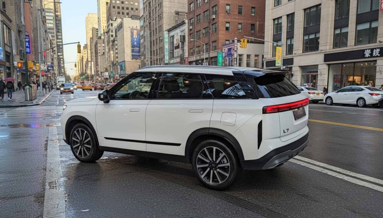 مقایسه لوکانو L7 با شاسیبلندهای همرده | نمایندگی لوکانو 702